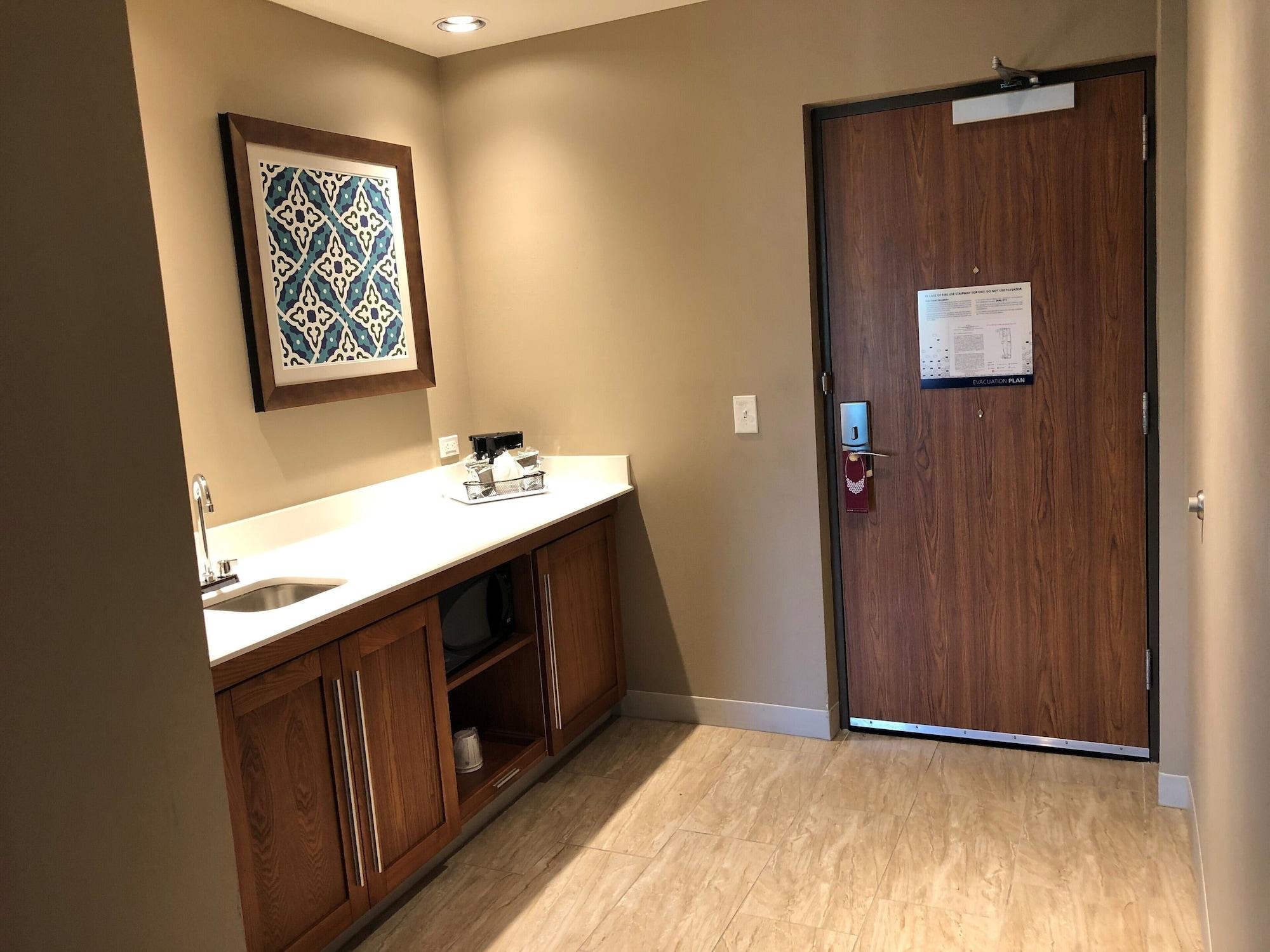 Hotel Hampton & By Hilton Busch Gardens Area 3*