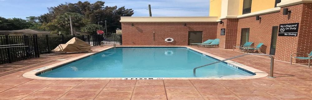 Hotel Hampton & By Hilton Busch Gardens Area