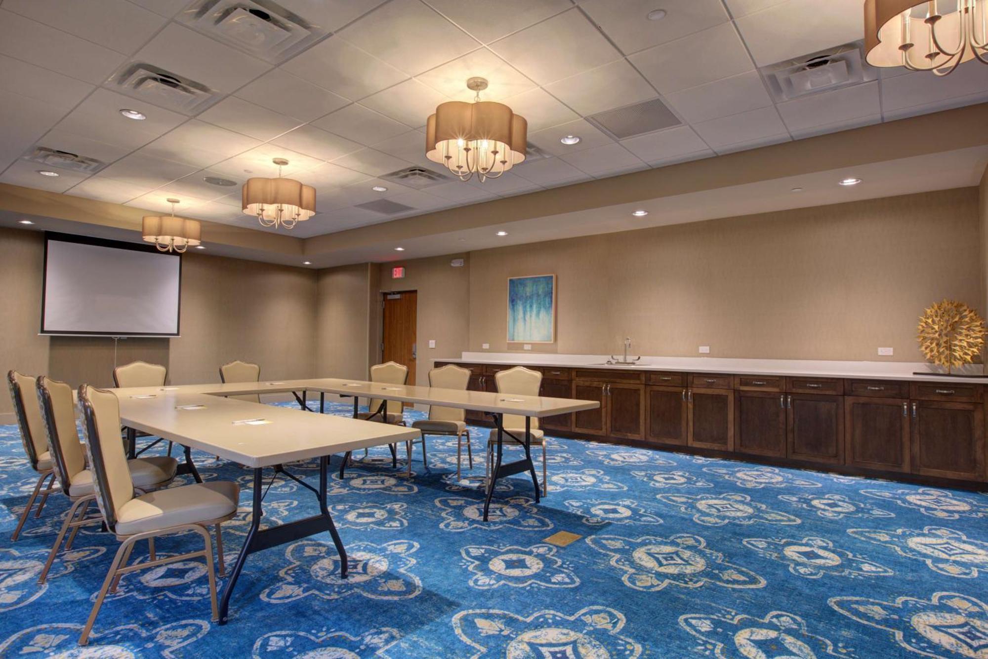Hampton & By Hilton Busch Gardens Area 3*